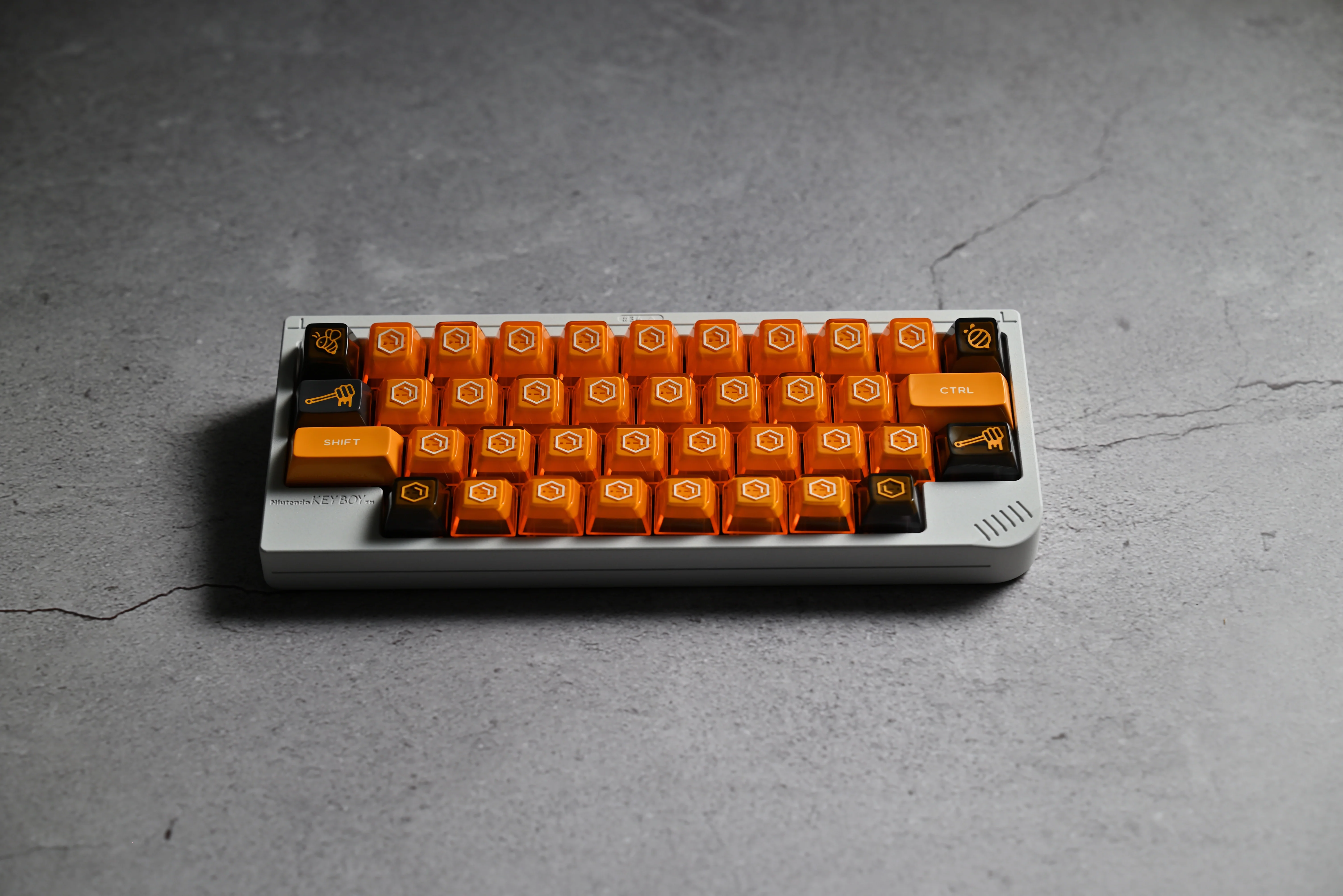JTK HSA Bee Keeping ABS Doubleshot Glossy Surface Keycap Set - Image 9
